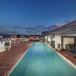 Yellowsquare Albergue